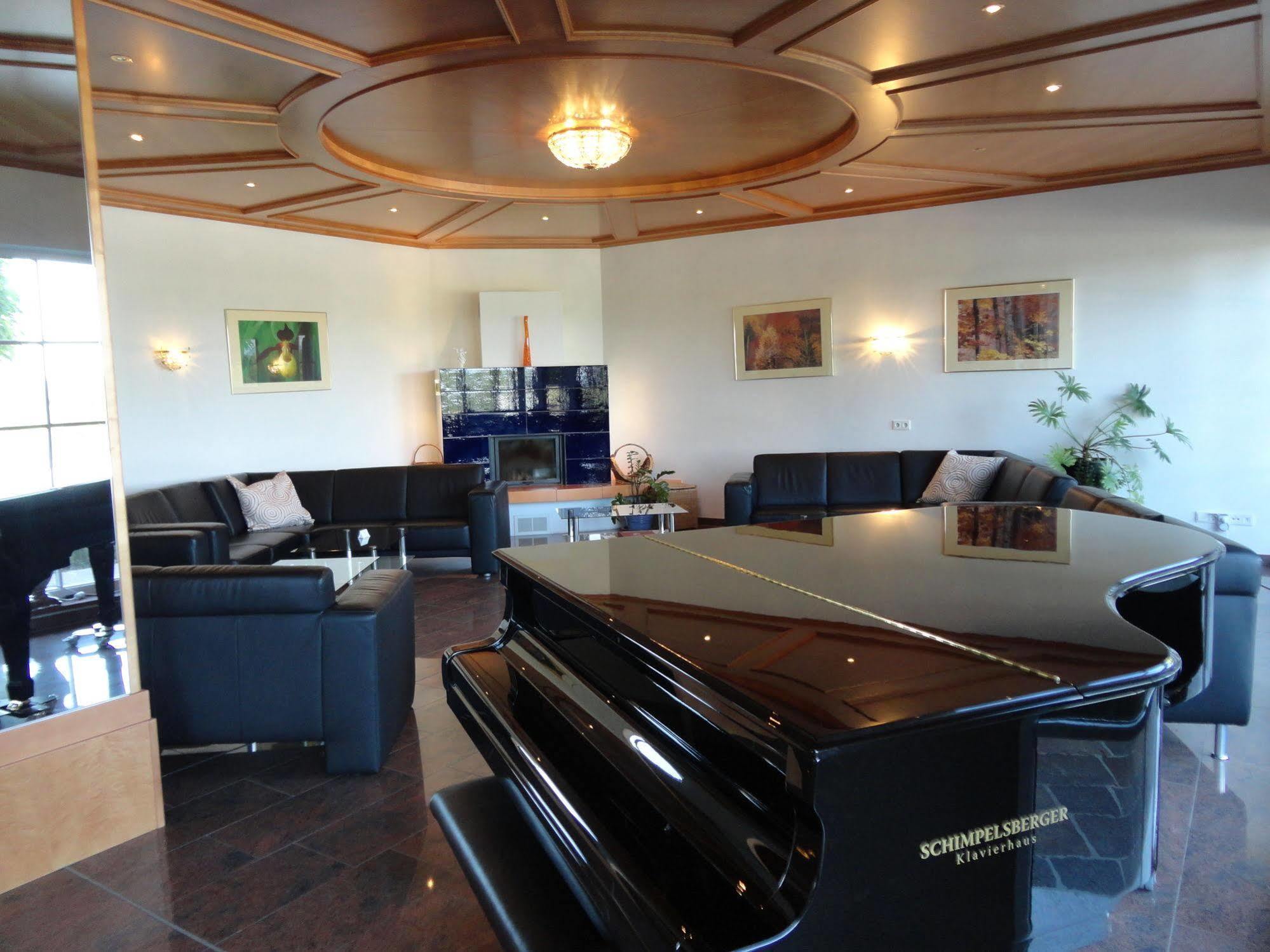 Komfort-Hotel Stockinger Ансфелден Екстериор снимка